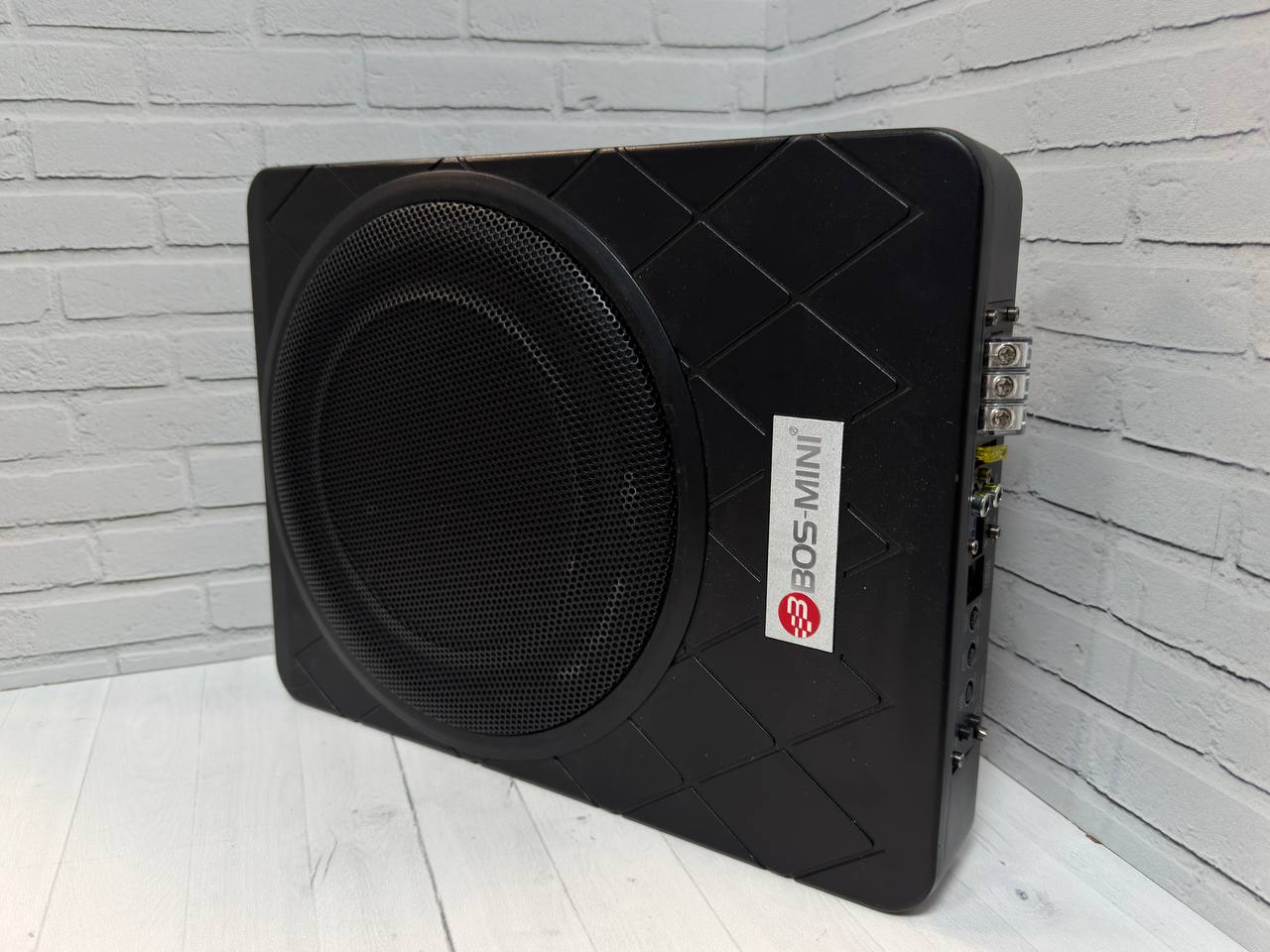 Активный сабвуфер под сиденье Bos-Mini Bos-10G