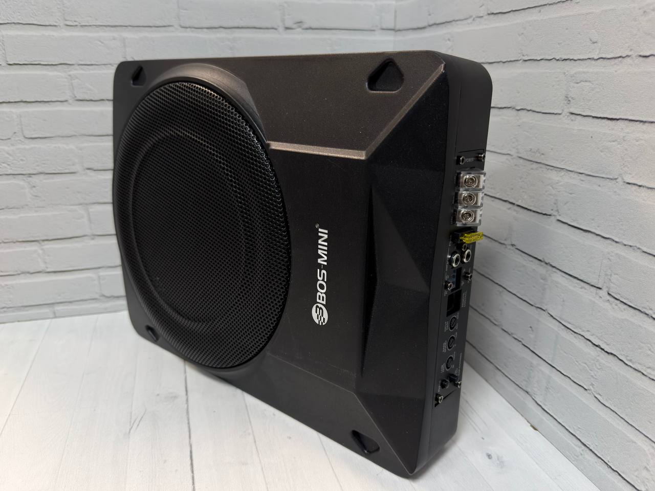 Активный сабвуфер под сиденье Bos-Mini BOS-210X
