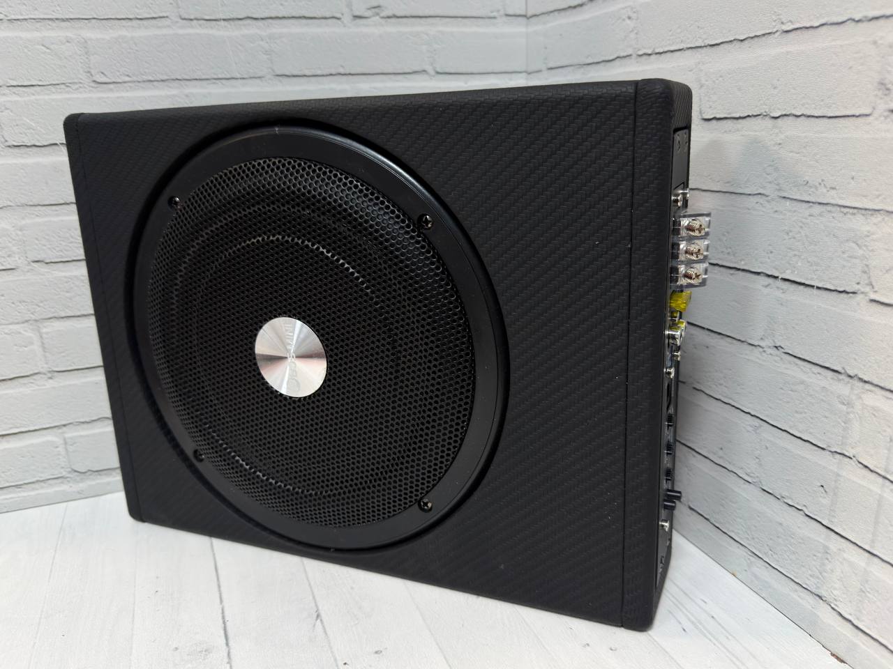 Активный сабвуфер под сиденье Bos-mini Bos-A80