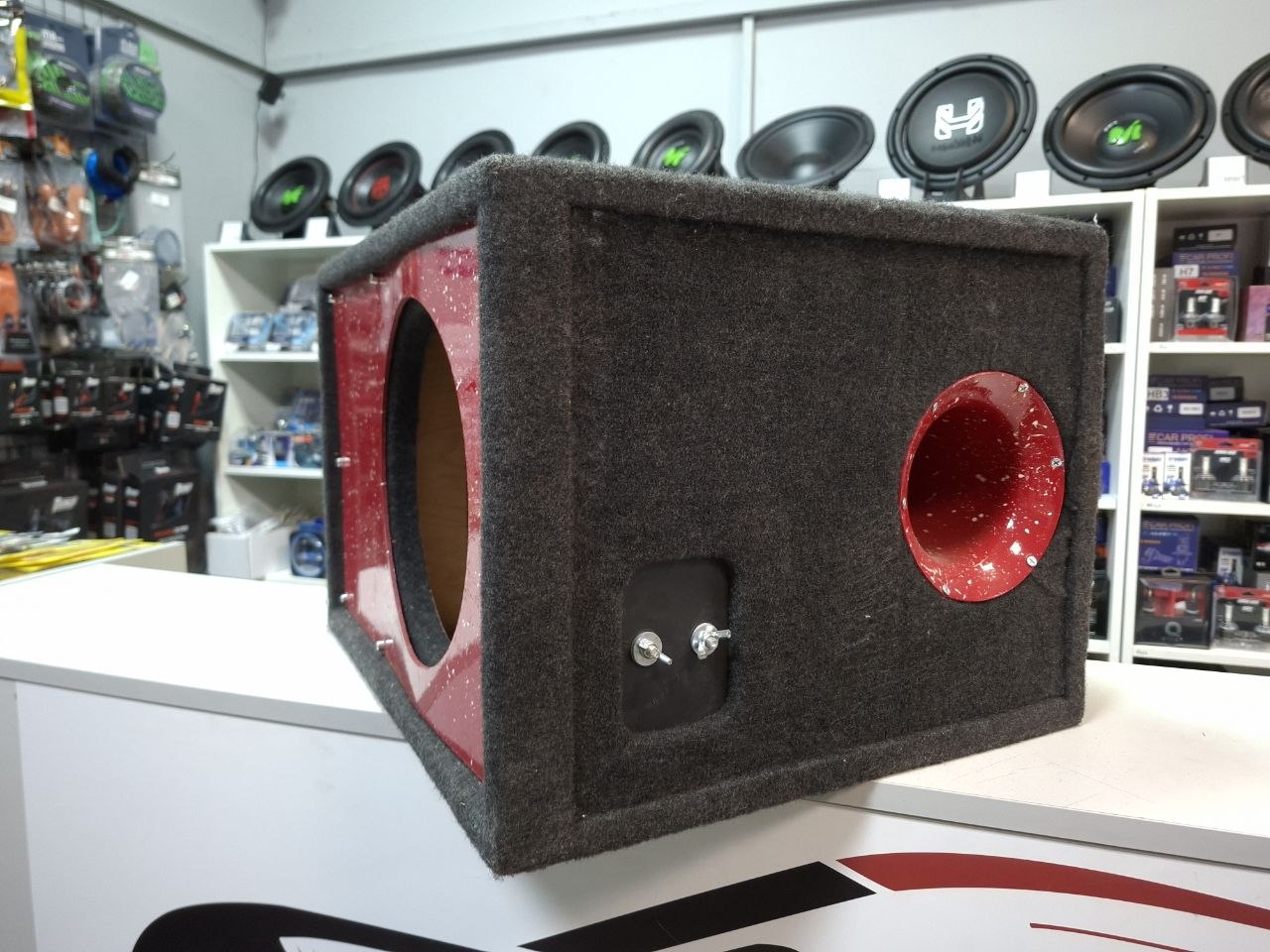 Короб под сабвуфер Искра 10″