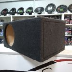 Короб под сабвуфер с трубой 12″