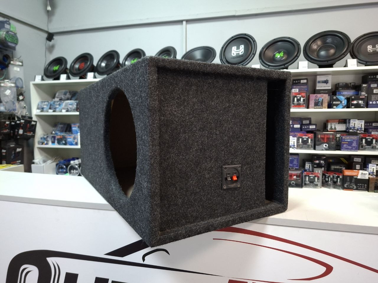 Короб под сабвуфер щель 12″