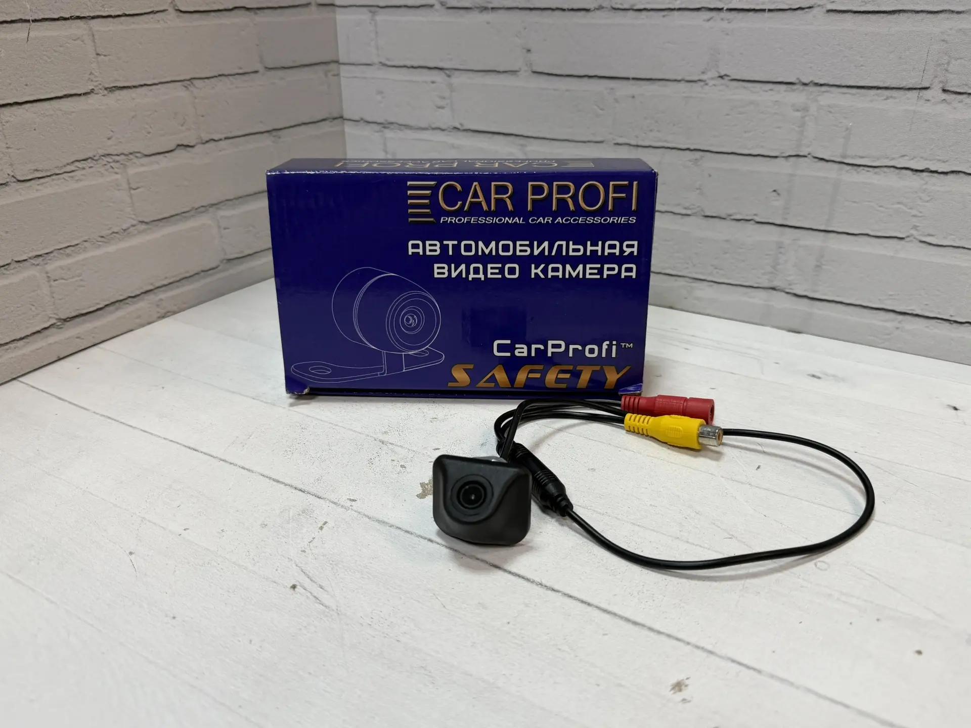 Камера заднего вида CarProfi HX-950 HD